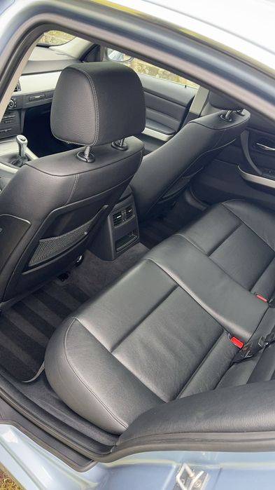 BMW 3 Series 2010 — imagine 5