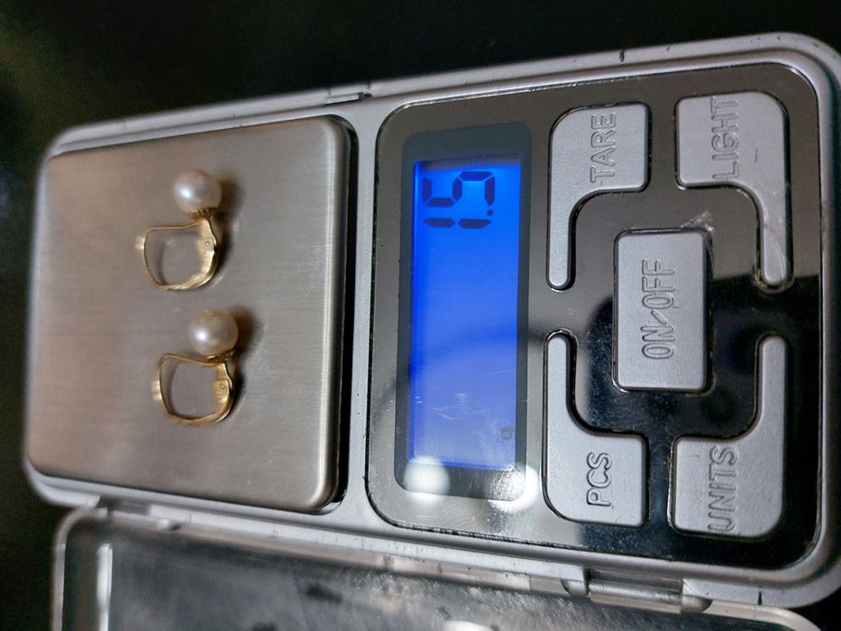 Золотые сережки с церконием  с жемчугом-циркоия