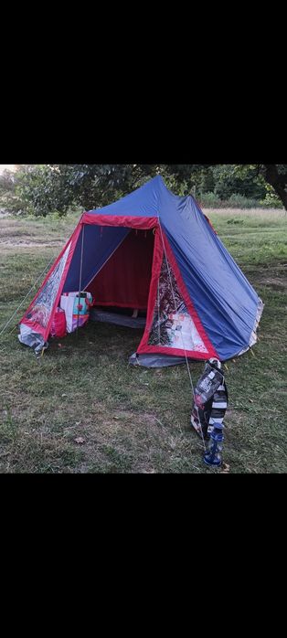 cort 3-4 persoane+2 paturi+2 saltele auto gonflabile