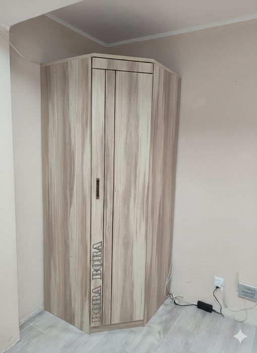 Шкаф угловой для одежды