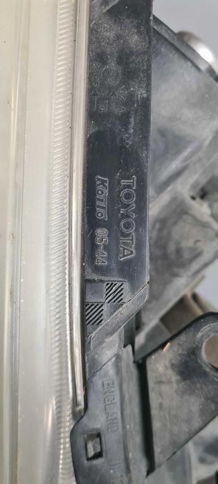 Фарове Toyota Avensis 2004г.