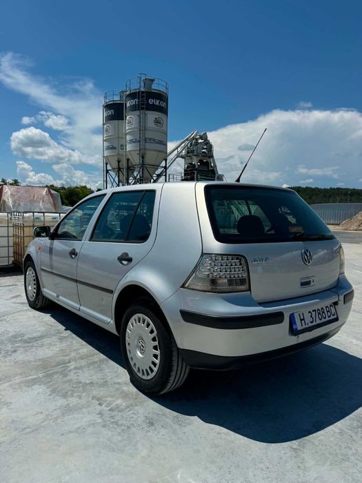 ПРОДАВАМ ГОЛФ 4 1.9 110к.с.
