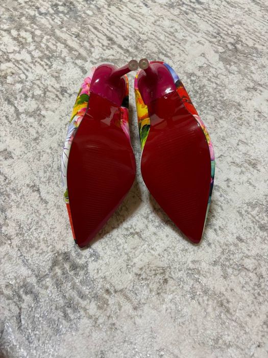 Туфли женские на каблуке , разноцветный принт 35 размер