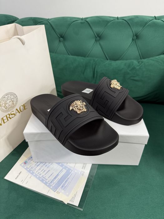 Papuci slapi Versace Premium colectie noua vara 2026