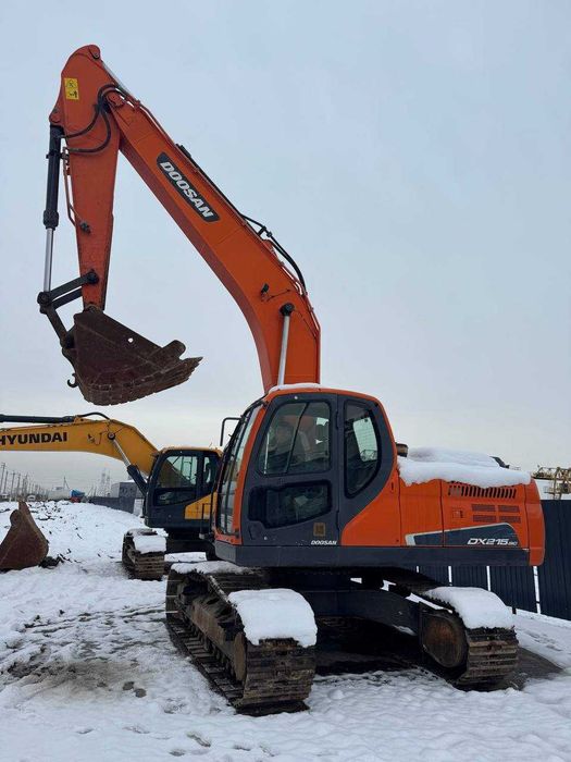 Гусеничный Экскаватор DOOSAN DX215