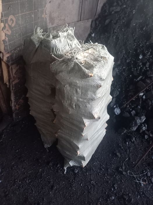 Продам уголь,дрова в мешках