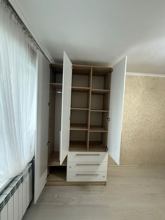 Продам шкаф в отличном состояние  новое
