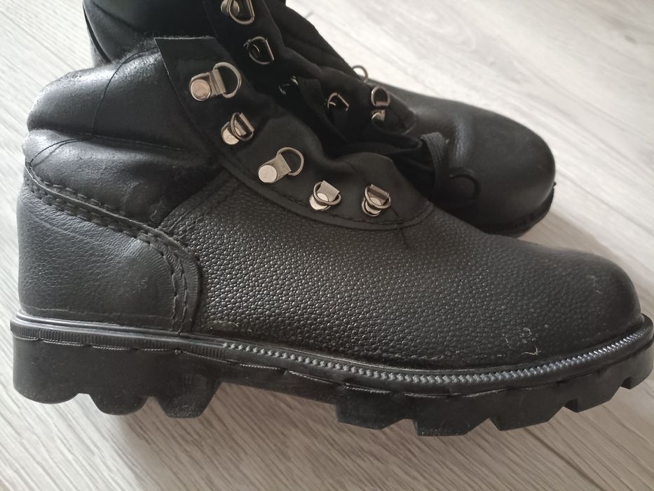 Продам спец.обувь