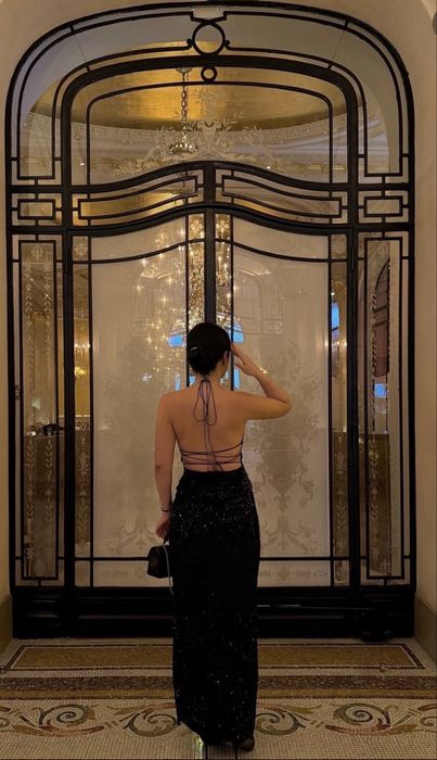 Шикарное вечернее платье