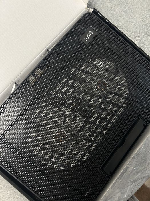 Cooler suplimentar pentru leptop