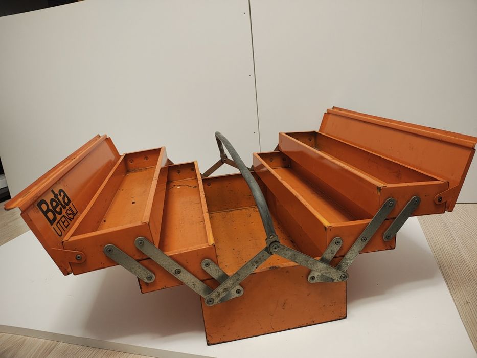 Trusa metalica pentru scule Beta