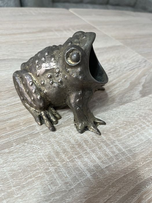 Перельница-лягушка