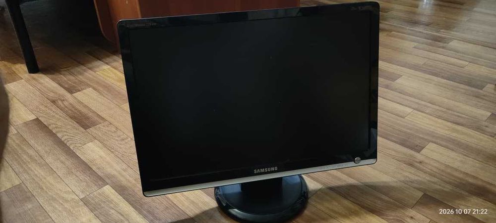 Монитор Samsung 22 диагональ