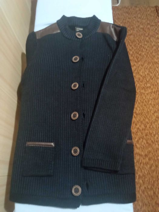 Плетена жилетка за момче