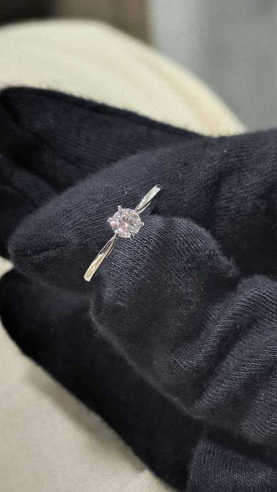 IGI Сертифициран Диамантен Пръстен 0.31 ct F/VS2 18к Бяло Злато