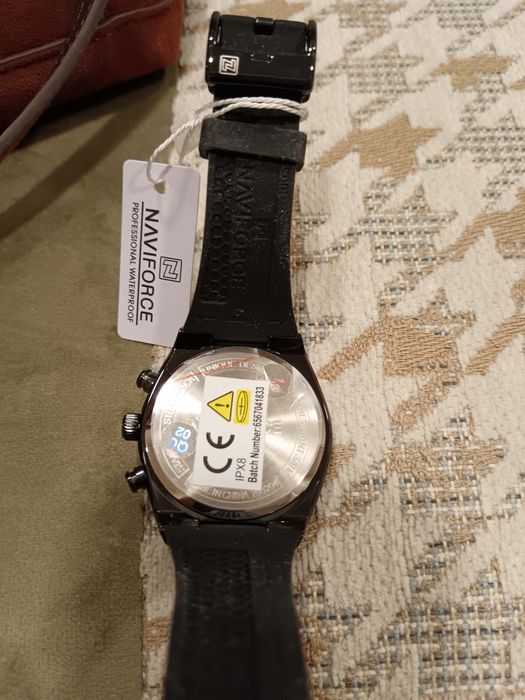 Продам часы Naviforce