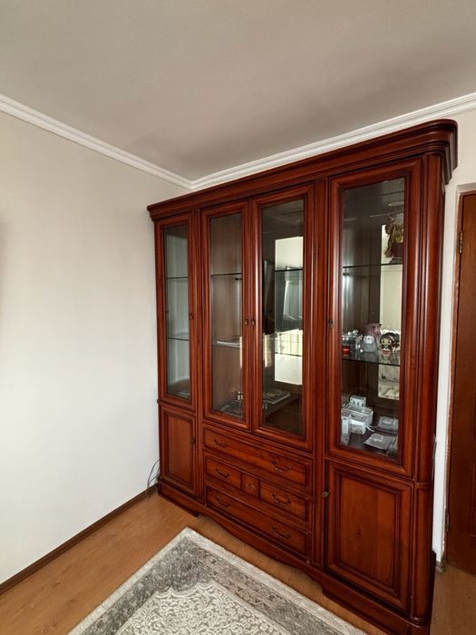 Продам шкаф-витрину — 55 000 тг