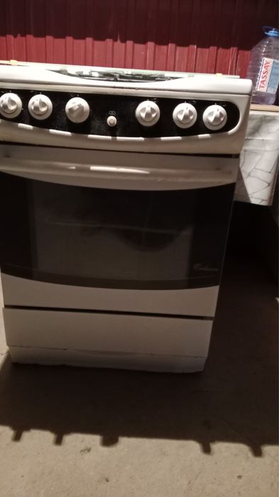 Продам газовую плиту