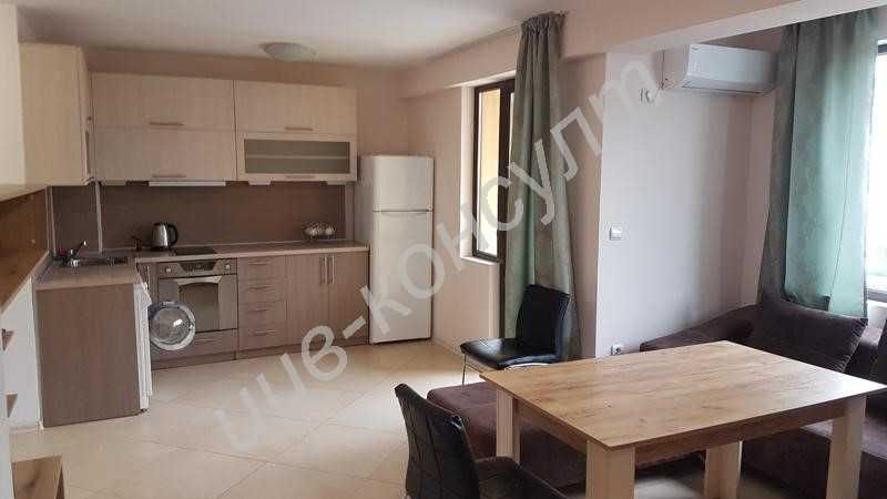 Дава се под наем Тристаен апартамент в Велико Търново, Център - 80 кв.м за 408 € - Снимка #2