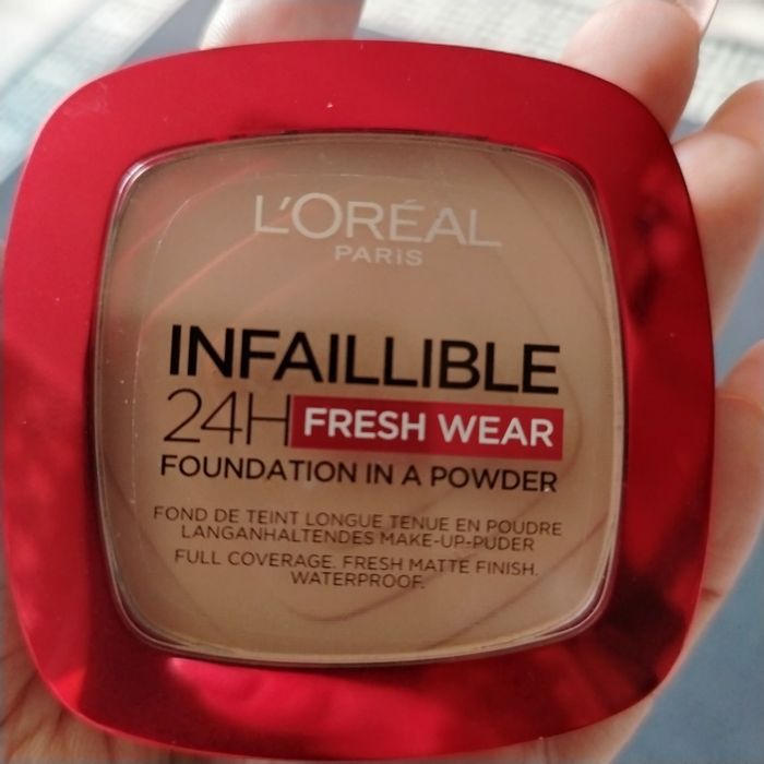 Пудра Loreal infaillible продам