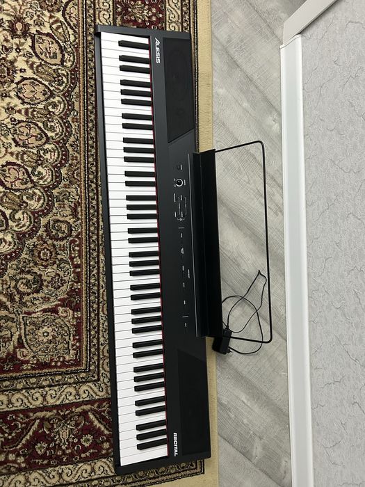 Продам музикальный инструмент