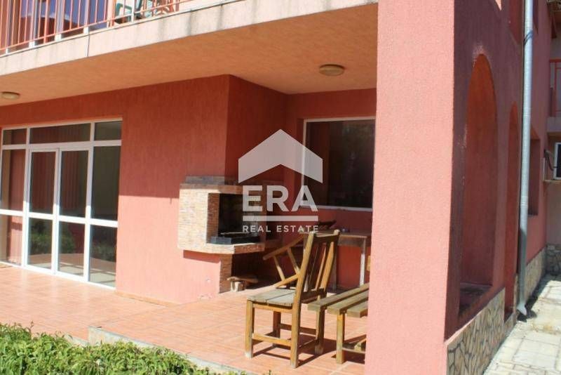 Дава се под наем Къща в с. Близнаци, Област Варна - 290 кв.м за 1000 € - Снимка #2