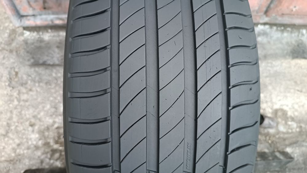 225/50/17 Michelin