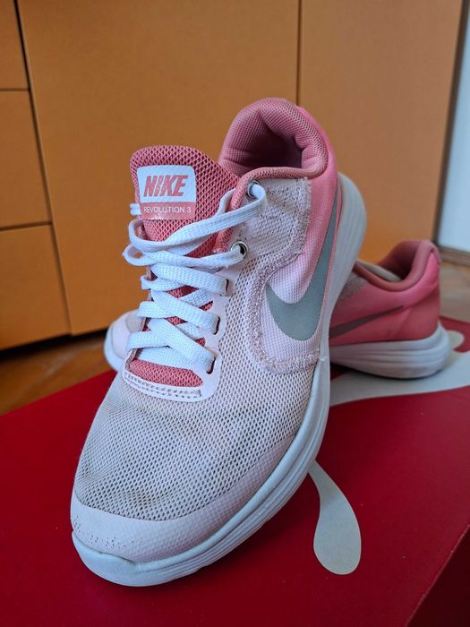 Pantofi pentru alergare marime:32