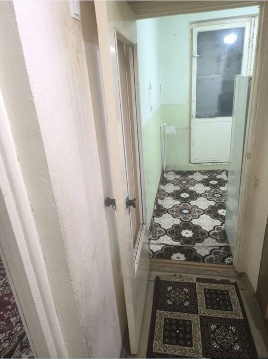 Без маклер уй сотилади 1х2-хонали килинган. Яшнобод т-н Кадышева БОЗОР