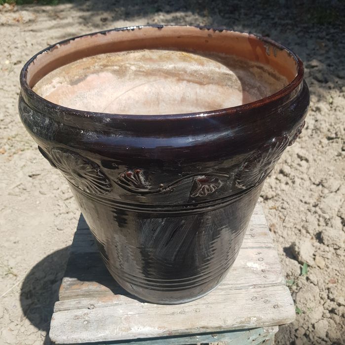 Продаютя керамические горшочки для цветов