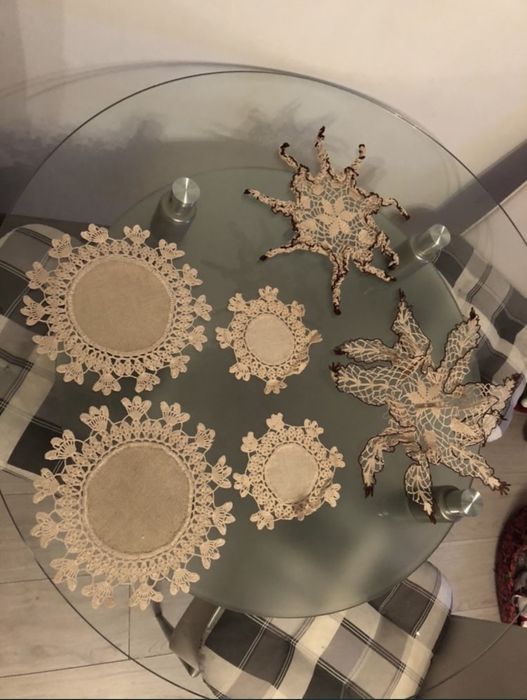 Покривки на една кука,брюкселска дантела.