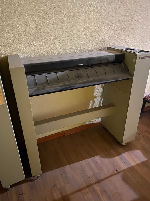 продается ПЛОТЕР б/у полностью в комплекте