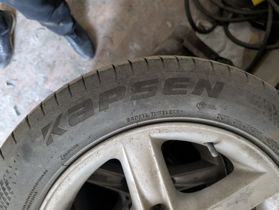 Продам комплект дисков с резиной