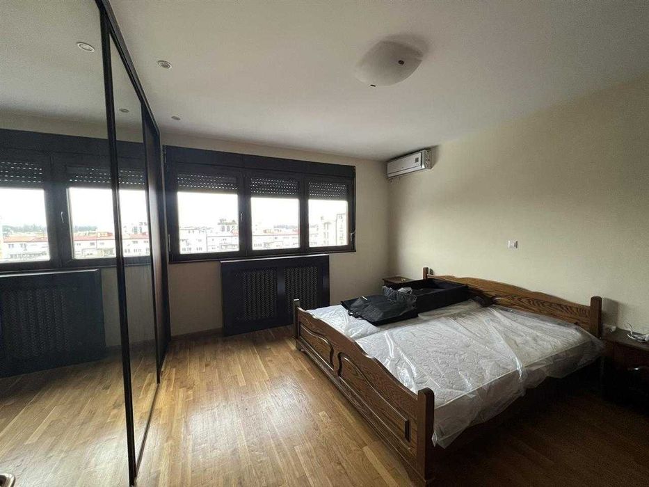 Дава се под наем Тристаен апартамент в София, Зона Б-5 - 90 кв.м за 714 € - Снимка #1