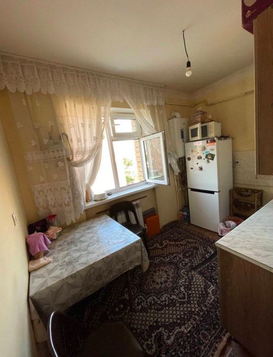 Срочна сотаман сптуник 16 а 3 хона 75 кв 68000