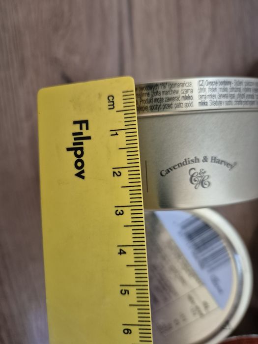 Кутии метални от бонбони.