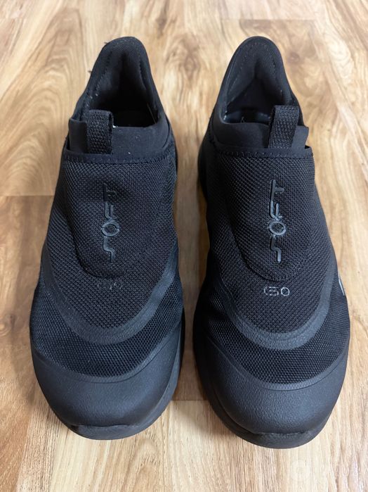 Продам оригинальные кроссовки lining