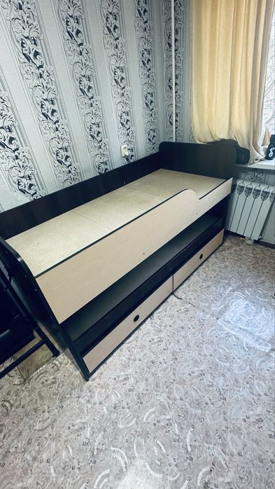 Продается кровать 70 000тг .торг.