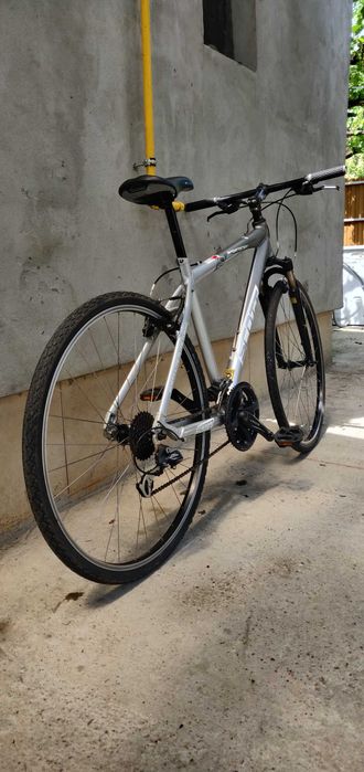 Bicicleta de oras Scott cu roti de 28 inch cadrul de aluminiu