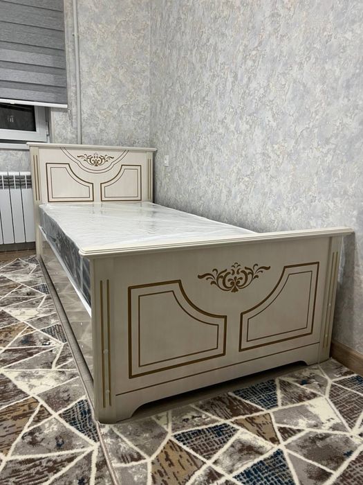 Крават  на скидке 100% МДФ  С матрасом ( Глория)