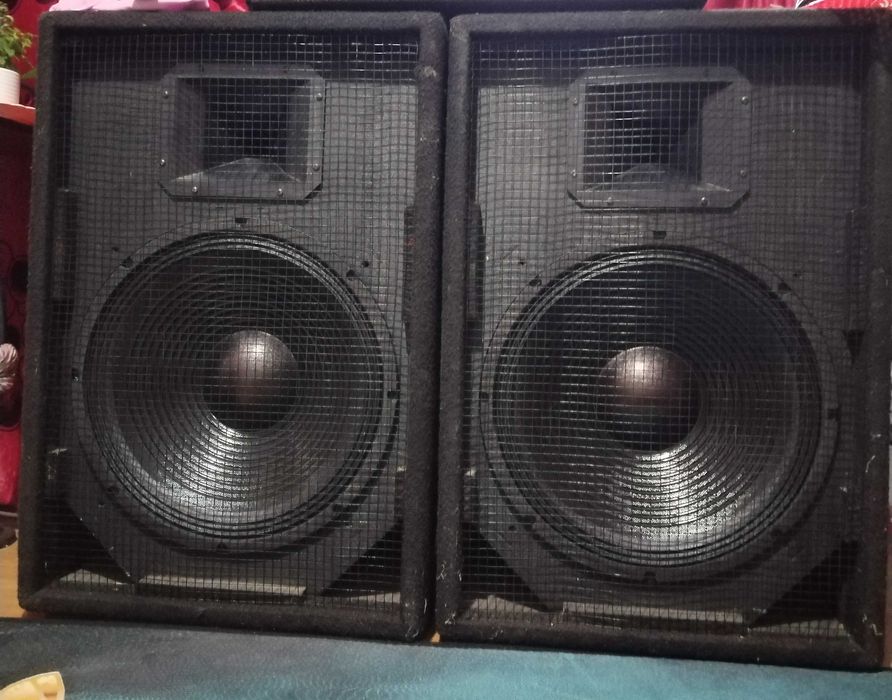 Vând sau schimb boxe cu amplificator și mixer bluetooth