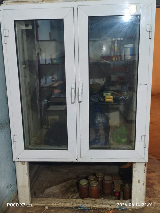 Haladelnik va doʻkon polkalari sotiladi