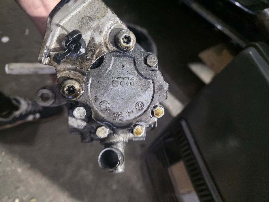 Вакуум помпа за Mercedes 3.2 дизел ОМ 642