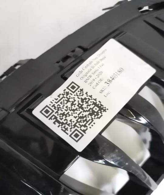 Grila Centrala Nara Stanga Originala In Stare Buna BMW Seria 1 F40 201