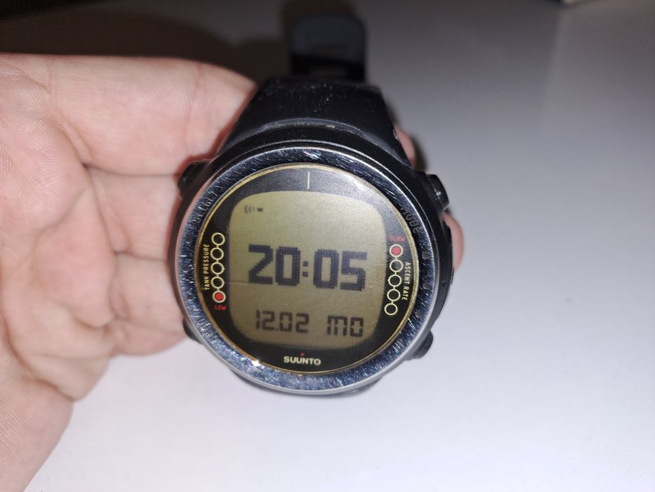 Ръчен часовник Suunto D4I