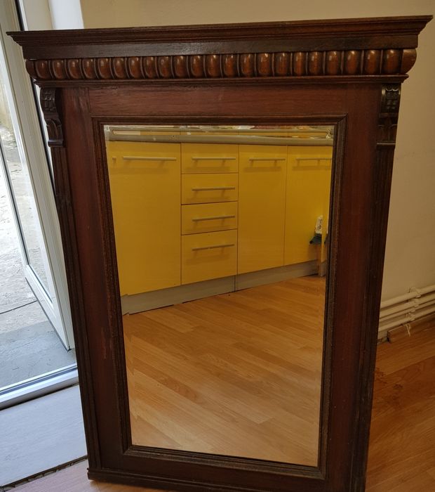 Vînd oglindă vintange ramă de lemn!