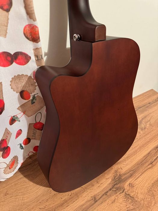 Гитара новый акустический