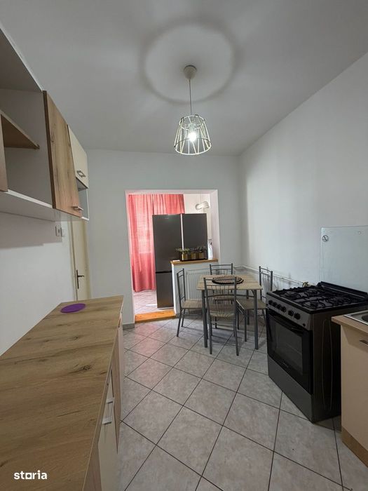 Etaj I | Apartament decomandat cu 3 camere | Semicentral