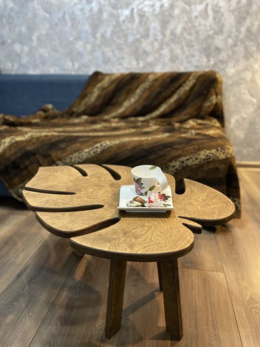 Столики лист монстеры