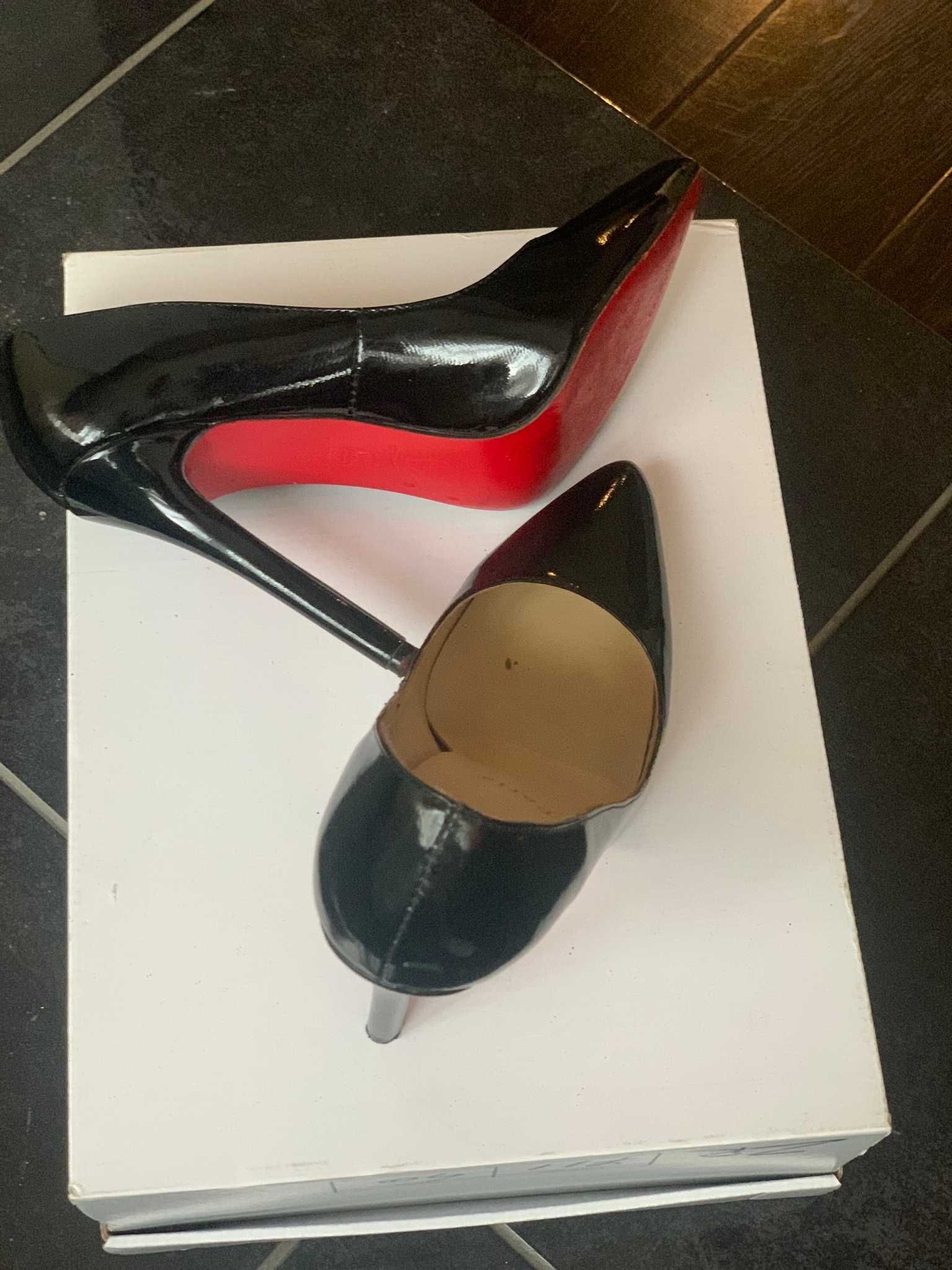 Louboutin olx hot sale